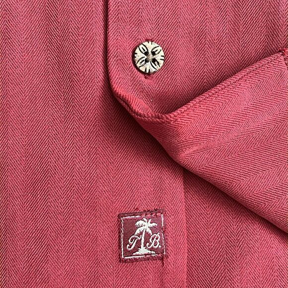 Tommy Bahama Large 100% Silk Embroidered Paradise Plunder Treasure on the Rocks - Picture 6 of 7